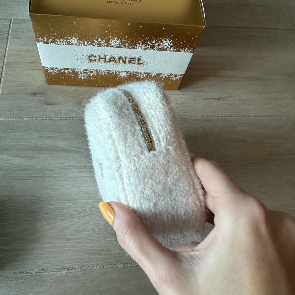Chanel 2024 Moisture To-Go Holiday Set - Picture 6 of 6
